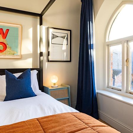 Stylish Seaside Home With King Beds And Parking Scarborough Esterno foto