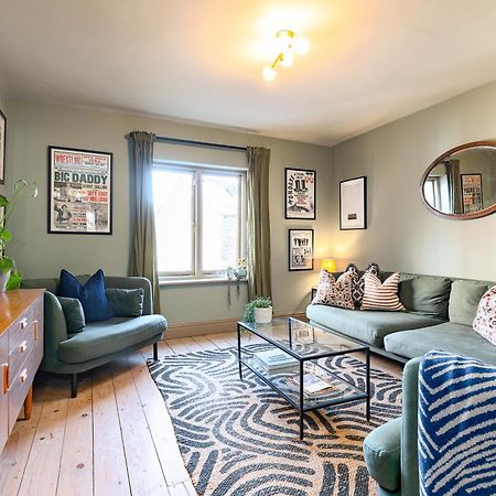 Stylish Seaside Home With King Beds And Parking Scarborough Esterno foto